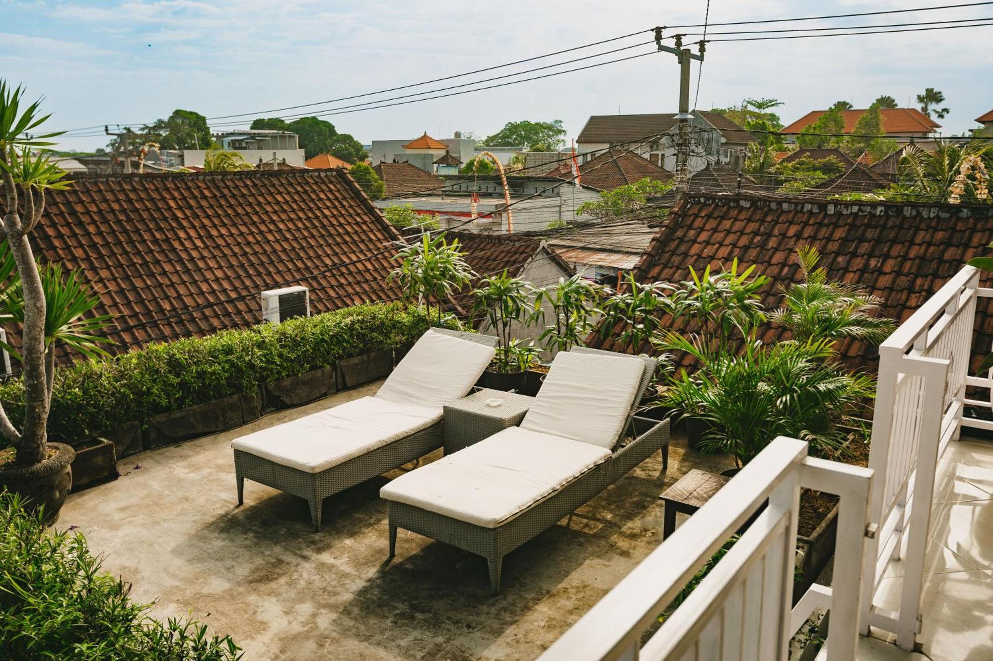 Happy Devi Guesthouse Canggu Kültér fotó
