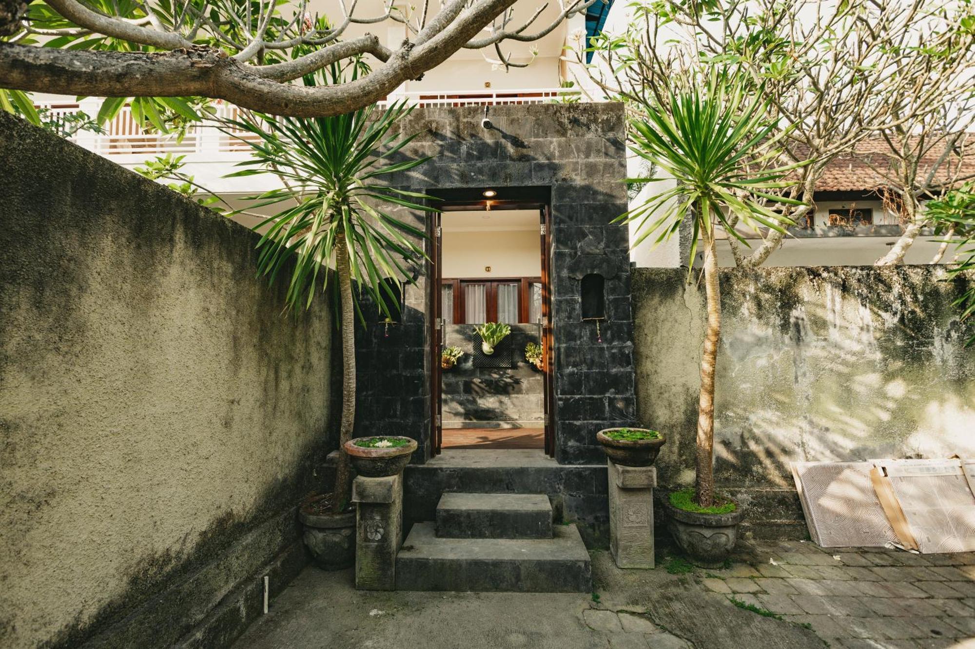 Happy Devi Guesthouse Canggu Kültér fotó