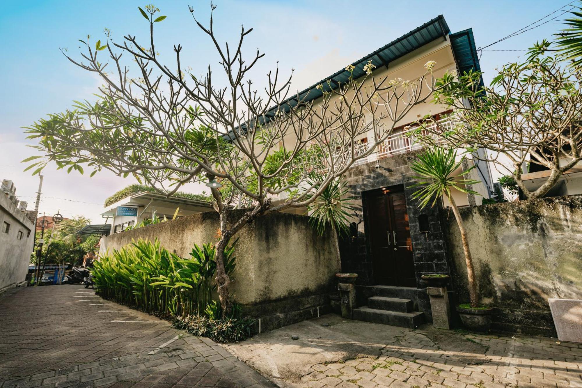 Happy Devi Guesthouse Canggu Kültér fotó